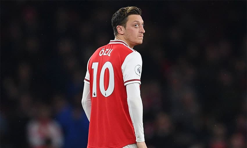 เมซุต โอซิล